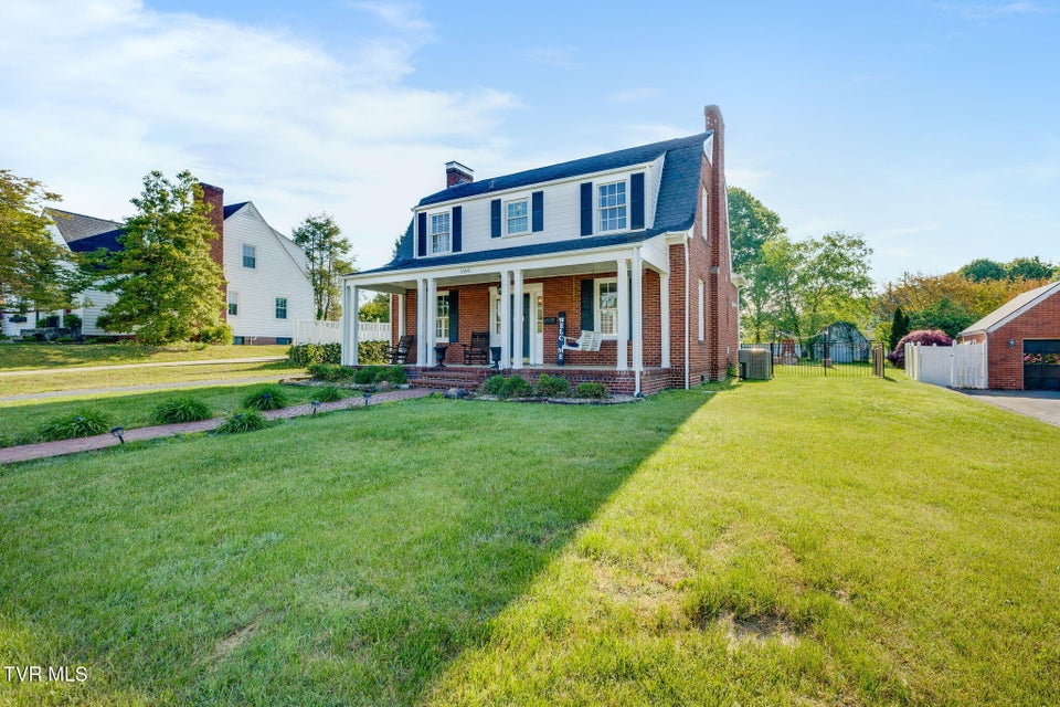 Photo #2: 1608 Crescent Drive