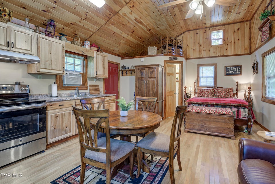 Photo #43: 994 Fairview Road