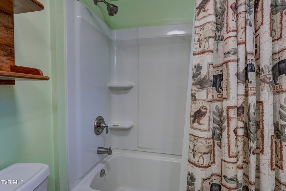 Photo #40: 994 Fairview Road