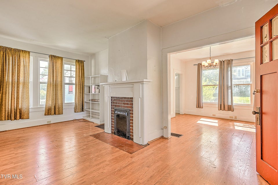 Photo #5: 400 New Street