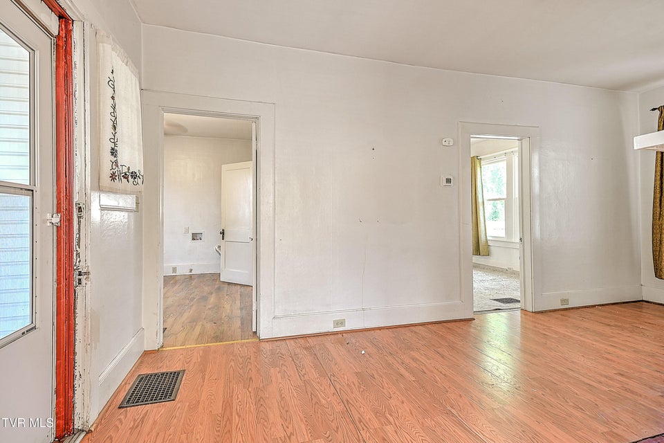 Photo #8: 400 New Street