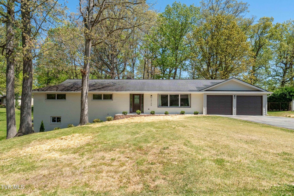 Photo #56: 2108 Tallwood Drive