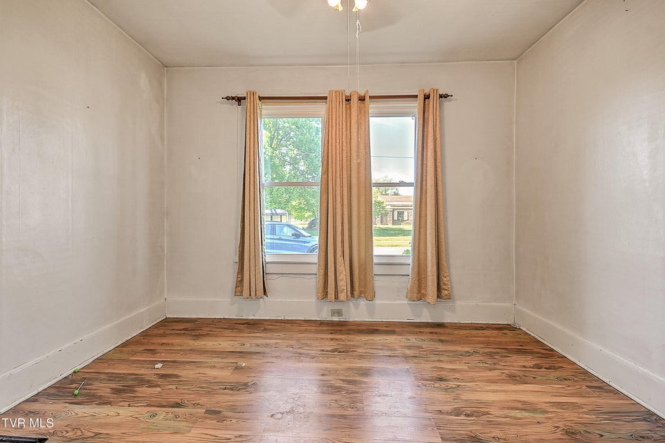 Photo #25: 400 New Street