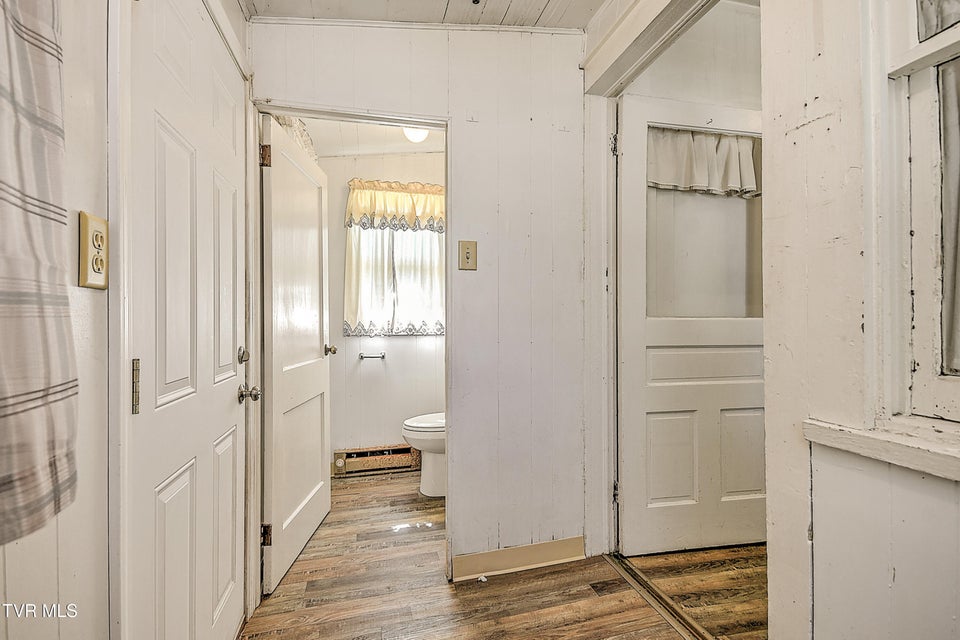 Photo #17: 400 New Street