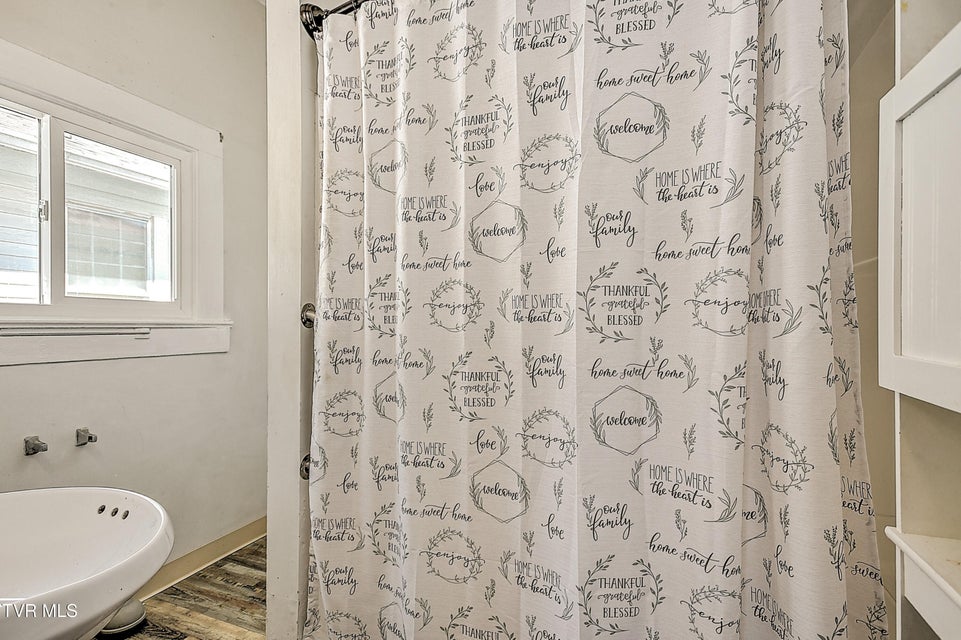 Photo #26: 400 New Street