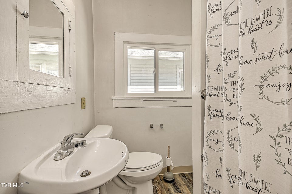 Photo #27: 400 New Street