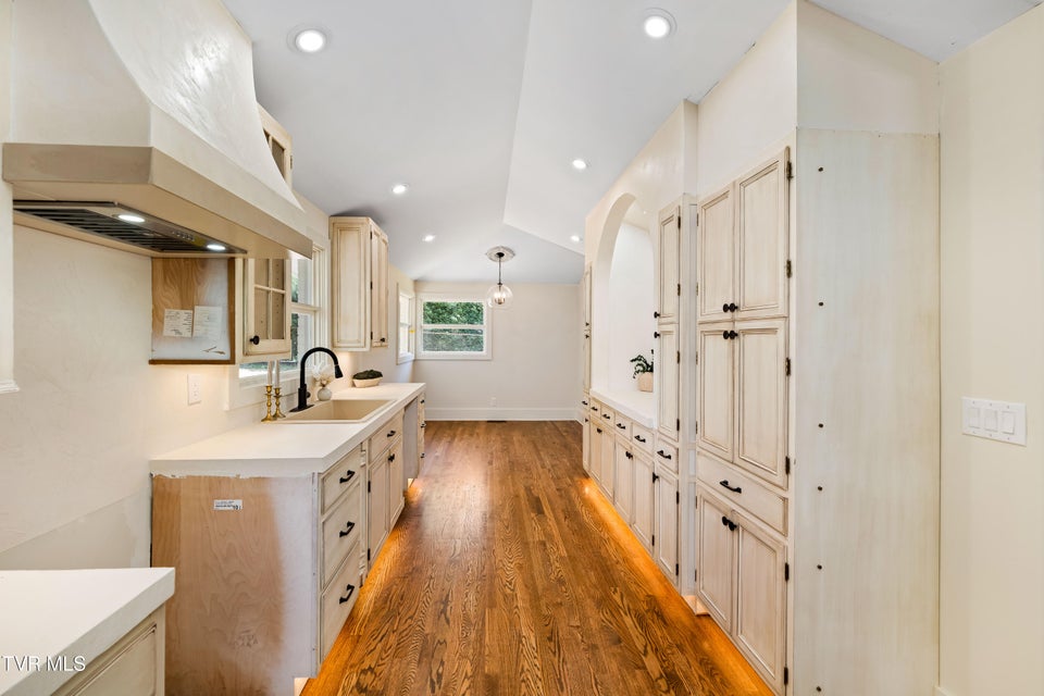 Photo #20: 2108 Tallwood Drive