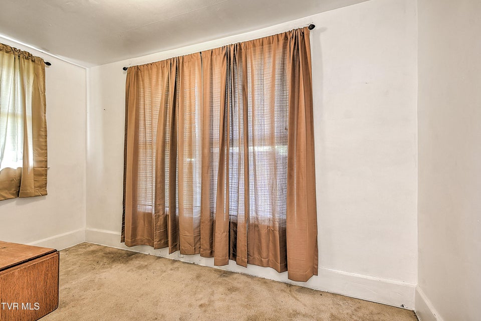 Photo #28: 400 New Street