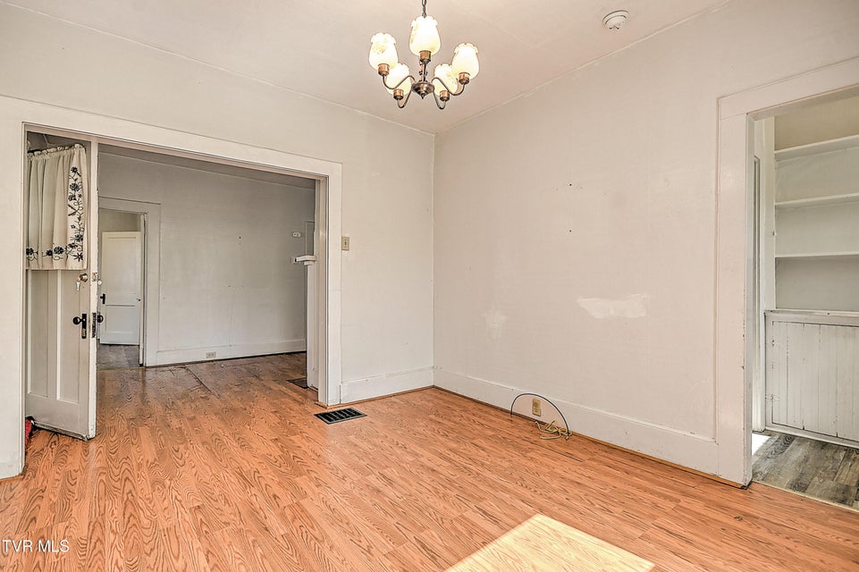 Photo #10: 400 New Street