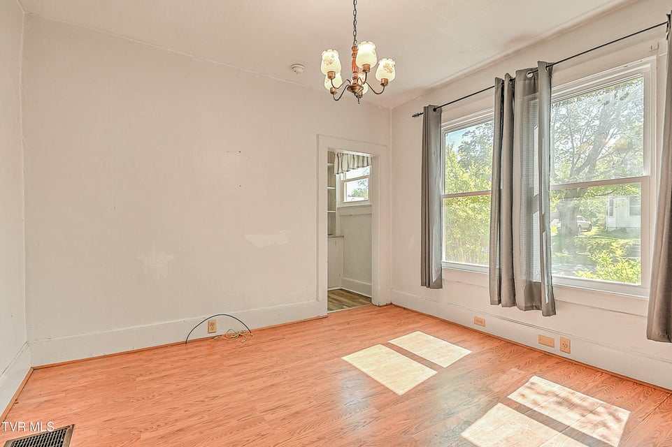 Photo #9: 400 New Street