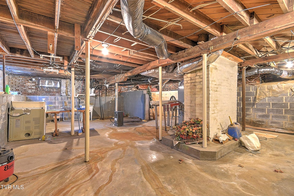 Photo #32: 400 New Street