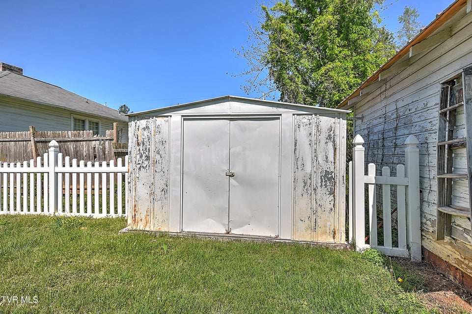 Photo #34: 400 New Street