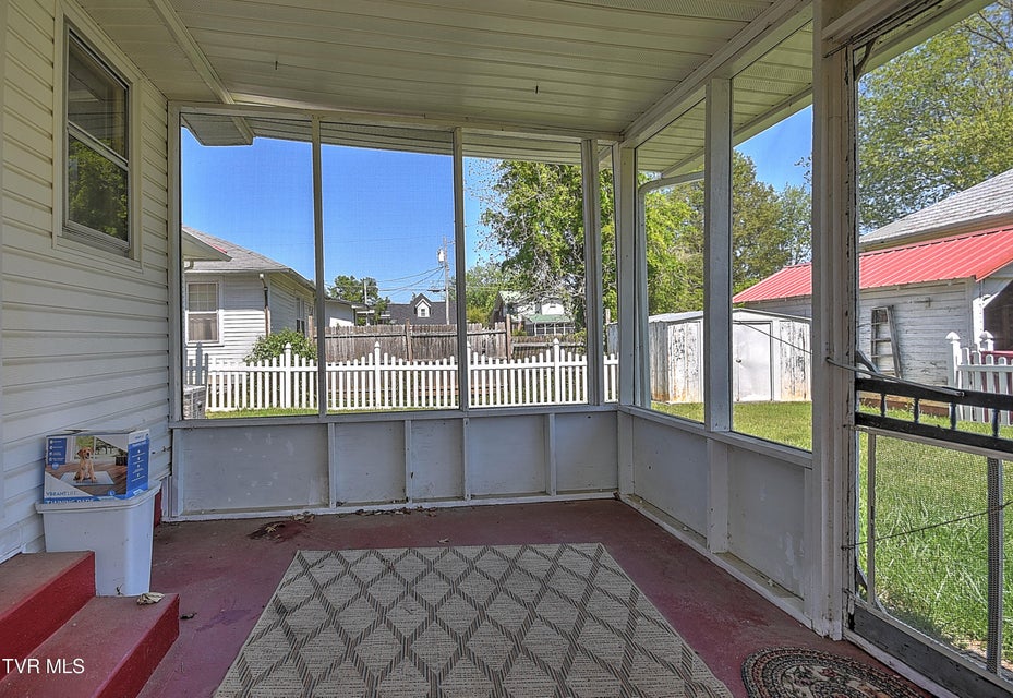 Photo #35: 400 New Street