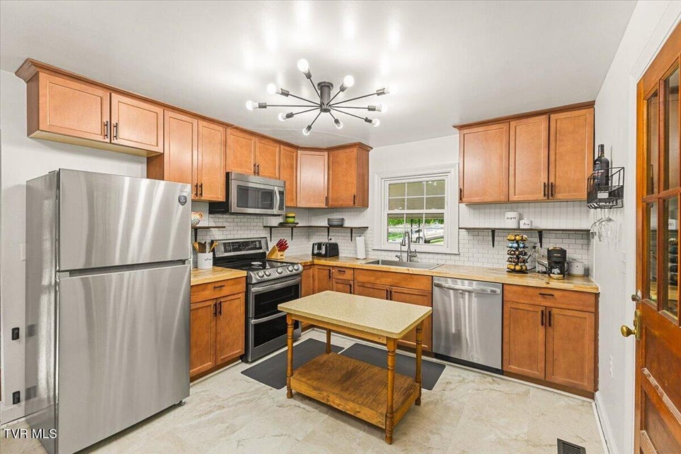 Photo #19: 161 Hemlock Road