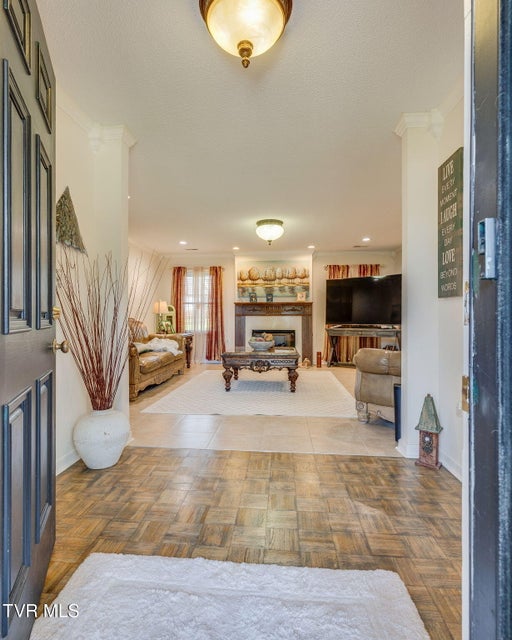 Photo #4: 9 Larchmont Lane