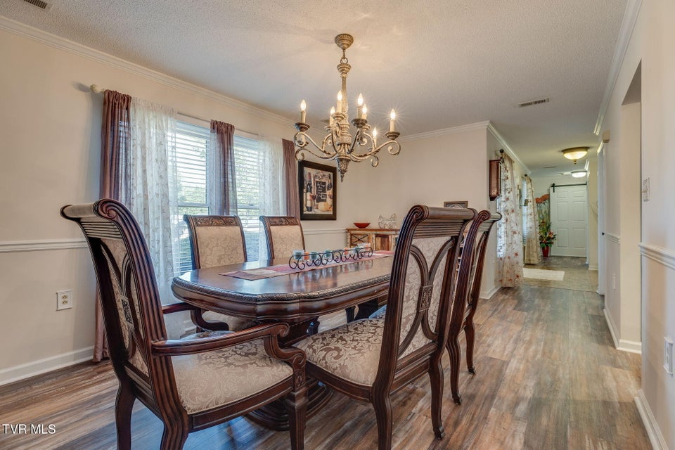 Photo #10: 9 Larchmont Lane