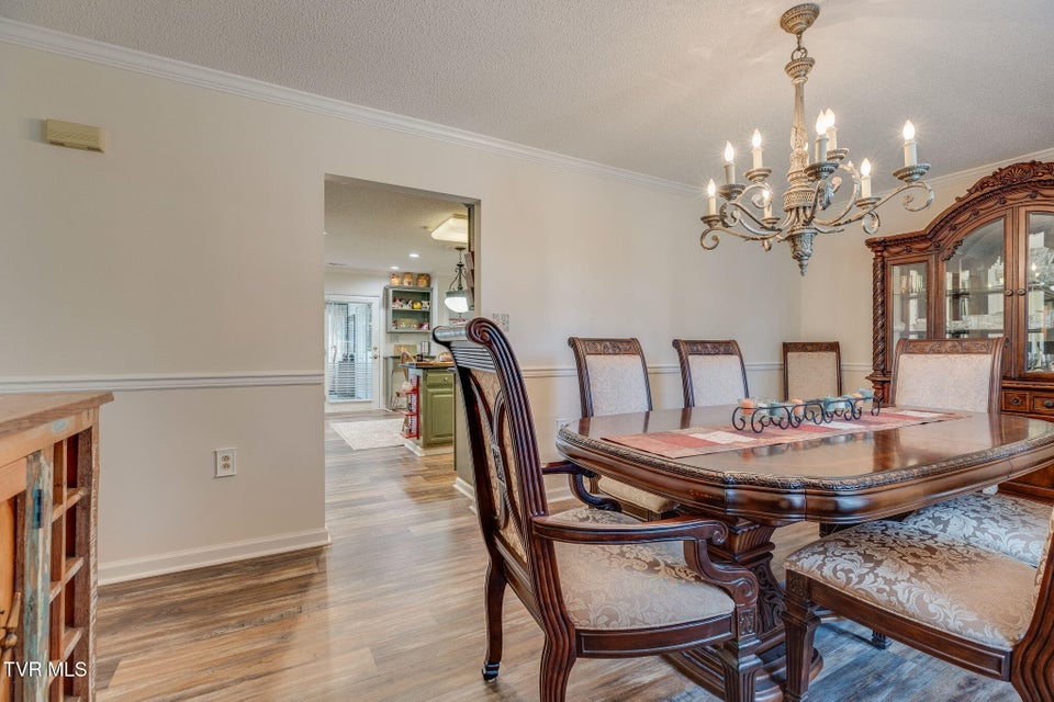 Photo #11: 9 Larchmont Lane