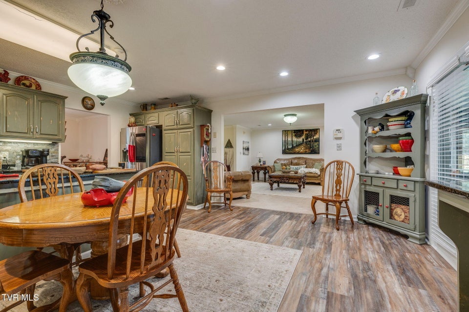 Photo #13: 9 Larchmont Lane