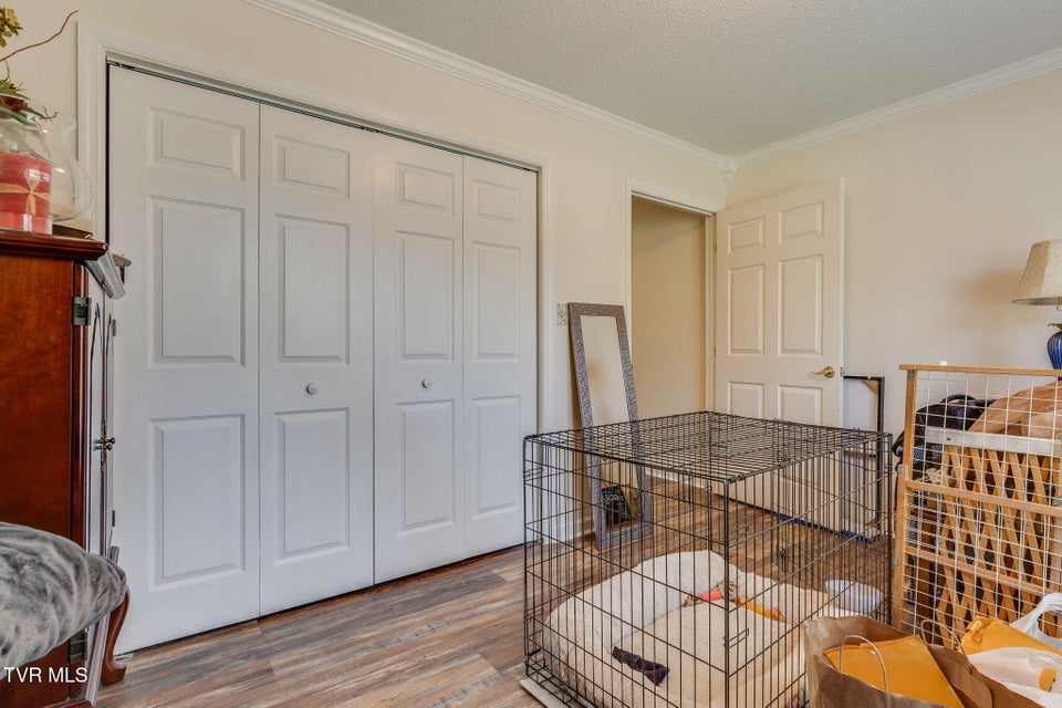 Photo #23: 9 Larchmont Lane