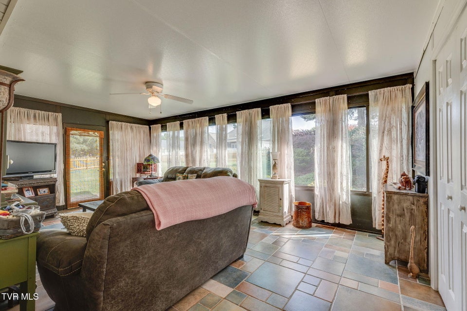 Photo #24: 9 Larchmont Lane