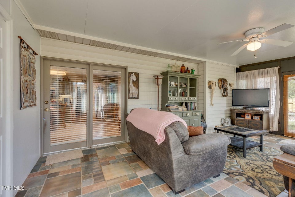 Photo #25: 9 Larchmont Lane