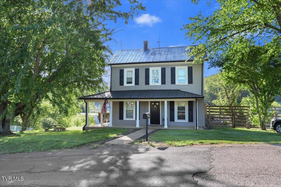 Photo #4: 2829 &2839 Rock Springs Road