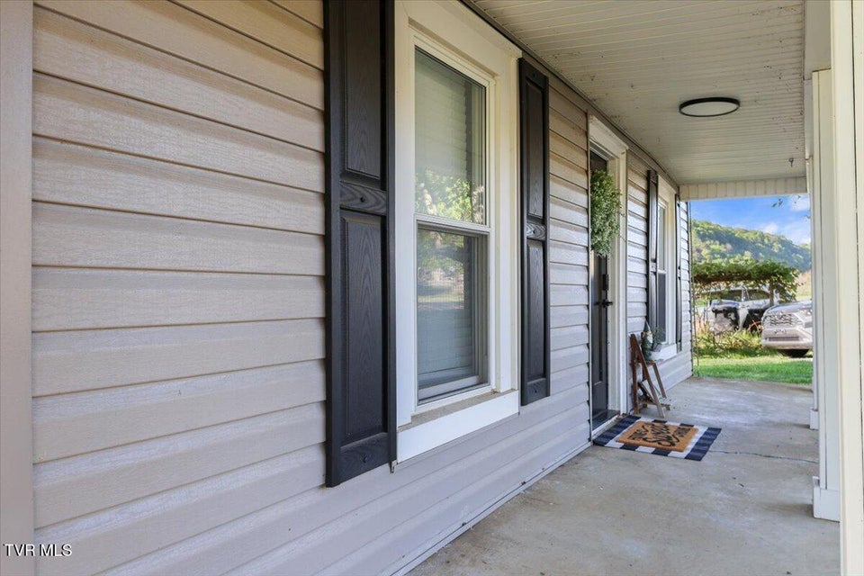 Photo #5: 2829 &2839 Rock Springs Road