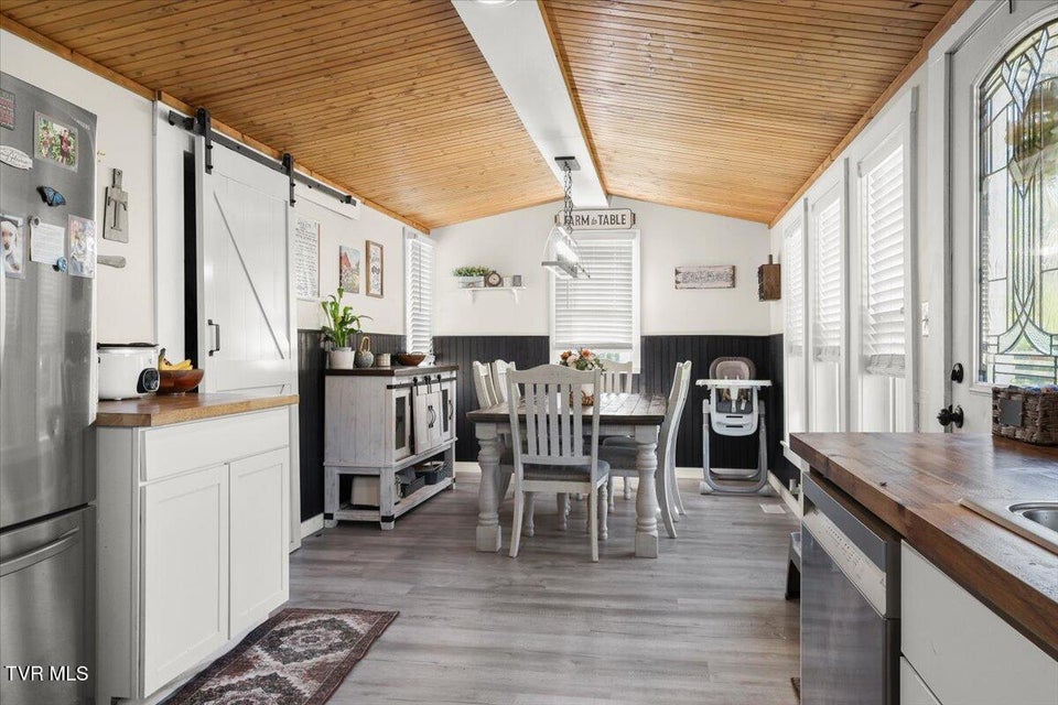 Photo #23: 2829 &2839 Rock Springs Road