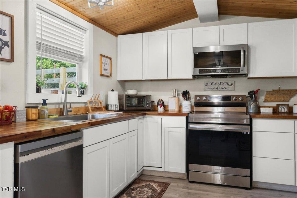 Photo #24: 2829 &2839 Rock Springs Road