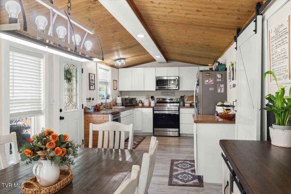 Photo #26: 2829 &2839 Rock Springs Road