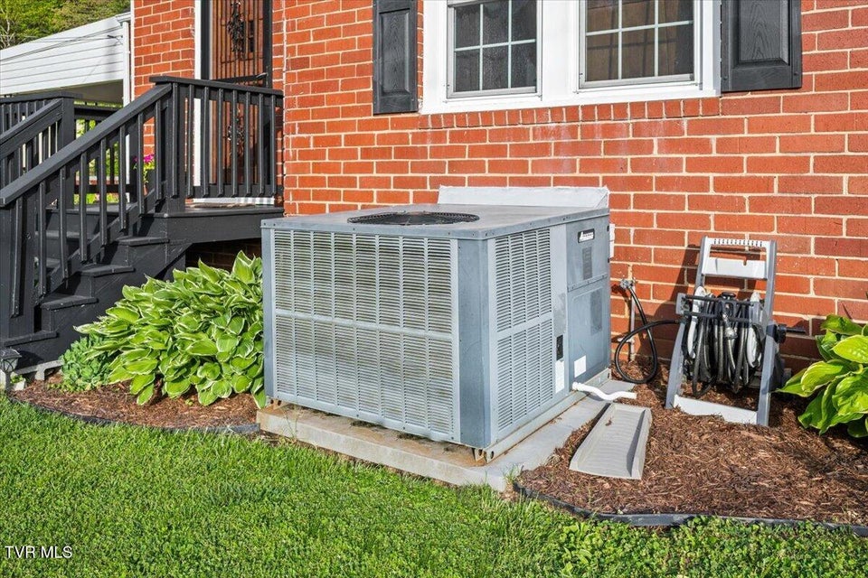 Photo #38: 161 Hemlock Road