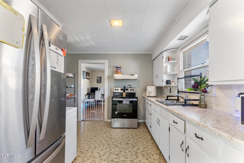 Photo #12: 1410 Burgie Street