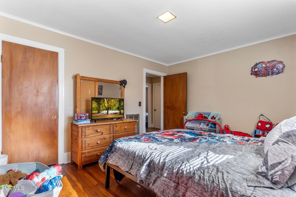 Photo #17: 1410 Burgie Street