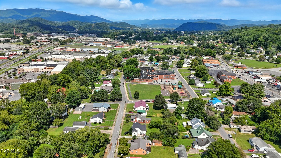 Photo #31: 1410 Burgie Street