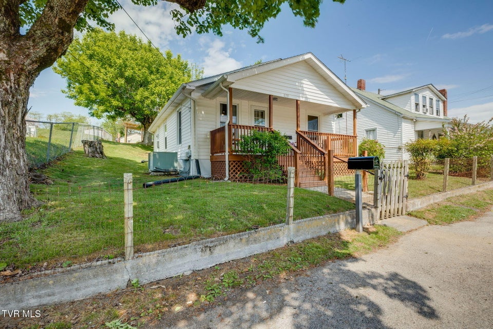 Photo #2: 119 Esther Street