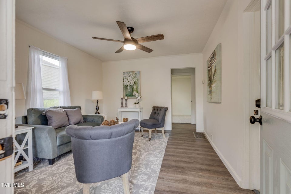 Photo #5: 119 Esther Street