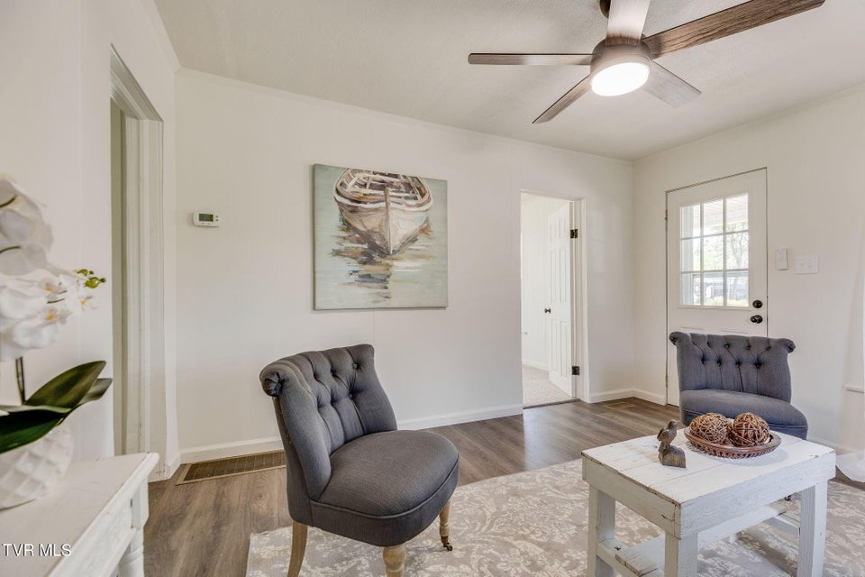 Photo #7: 119 Esther Street