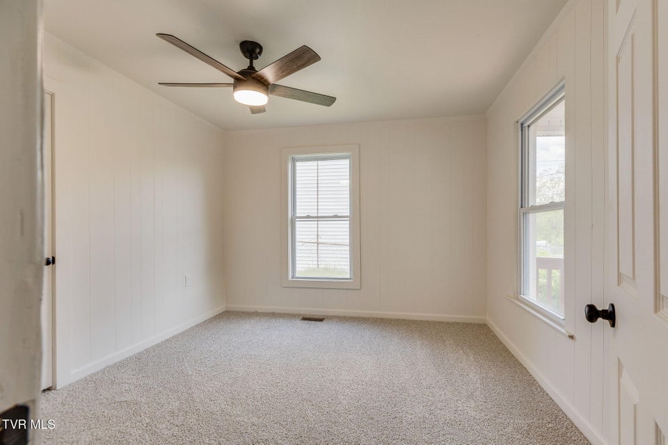 Photo #16: 119 Esther Street