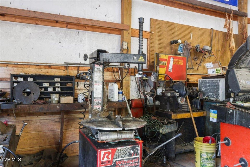 Photo #10: 4413 Bristol Highway