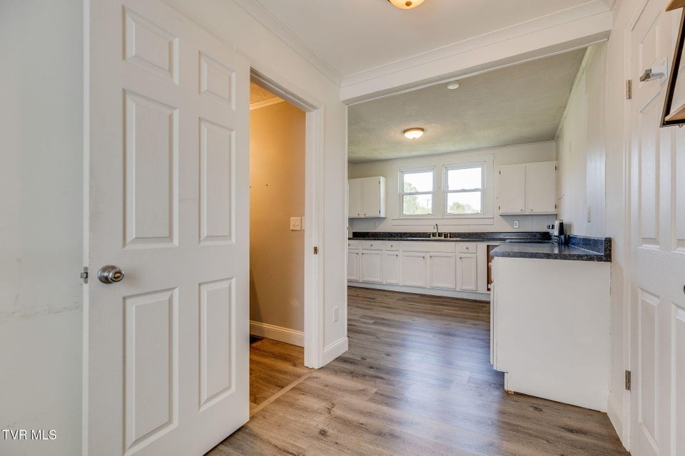 Photo #12: 2005 Bay Street