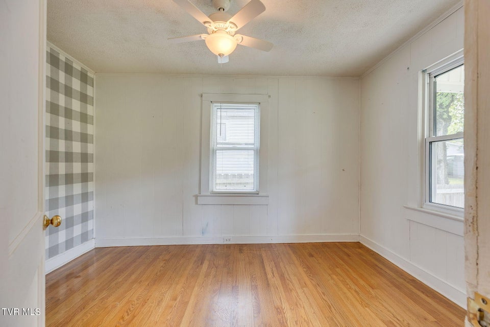 Photo #13: 2005 Bay Street