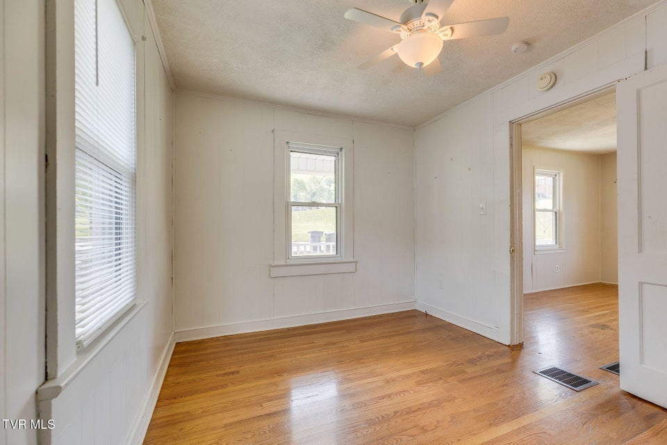 Photo #14: 2005 Bay Street