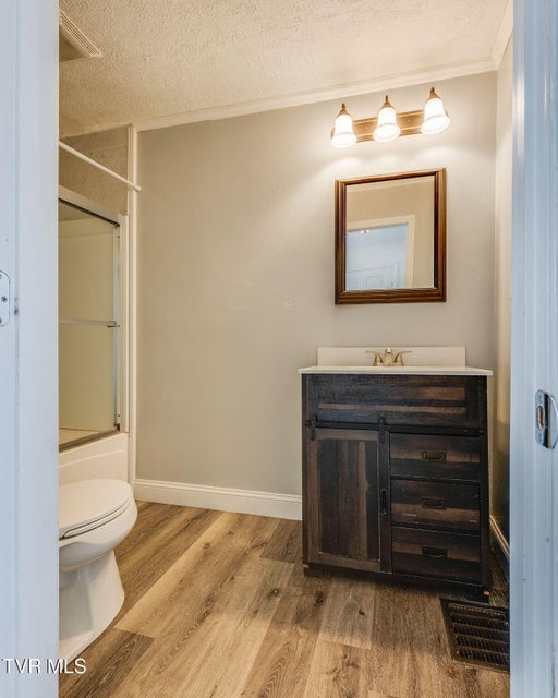 Photo #15: 2005 Bay Street