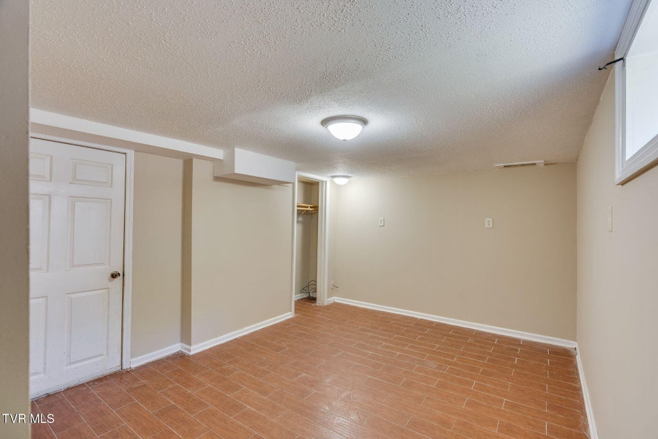 Photo #19: 2629 Birdwell Street