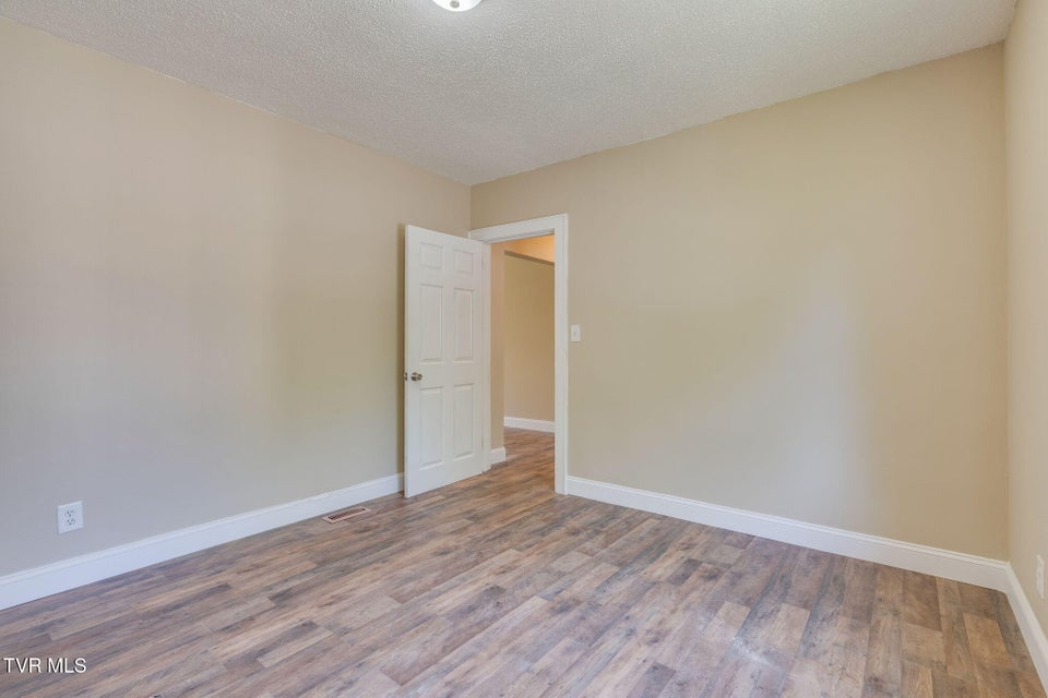 Photo #17: 2629 Birdwell Street