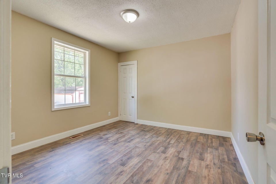 Photo #16: 2629 Birdwell Street