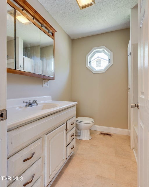 Photo #15: 2629 Birdwell Street