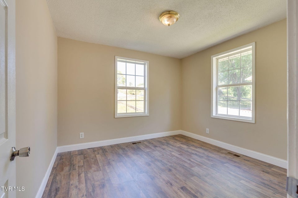 Photo #13: 2629 Birdwell Street