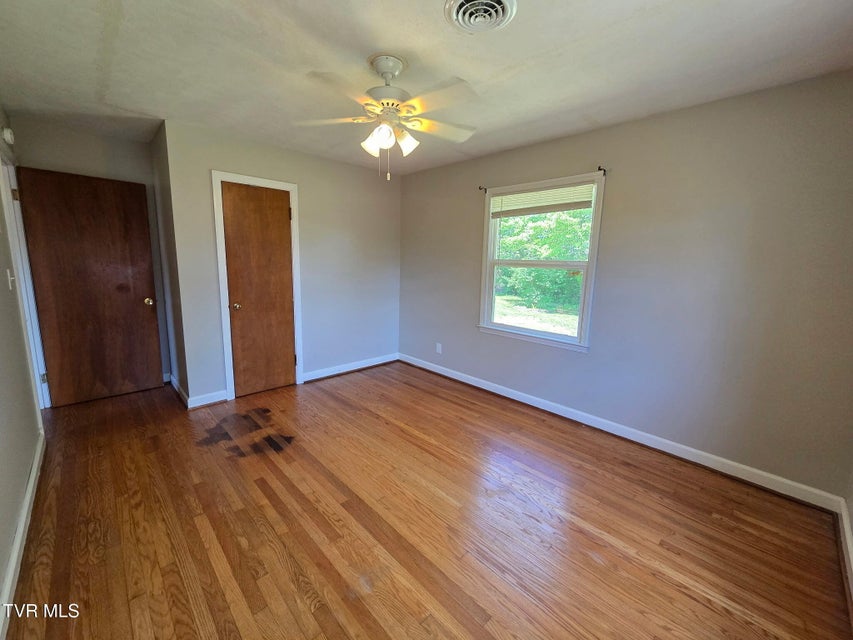 Photo #34: 408 Circle Heights Drive