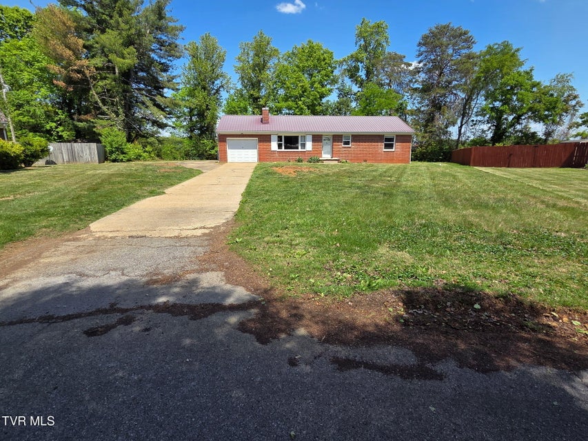 Photo #8: 408 Circle Heights Drive